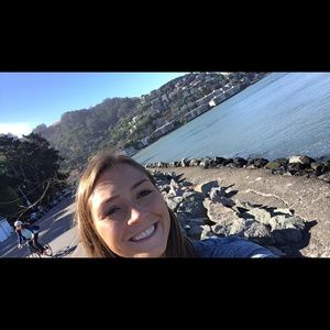 Meet your Posher, Alex